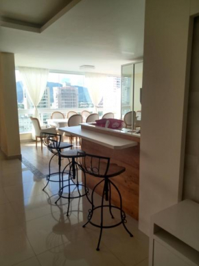 Apto luxuoso próximo ao mar